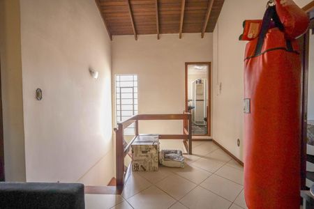 Corredor de casa à venda com 3 quartos, 140m² em Passo das Pedras, Porto Alegre