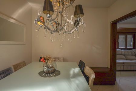 Casa à venda com 140m², 3 quartos e 2 vagasSala