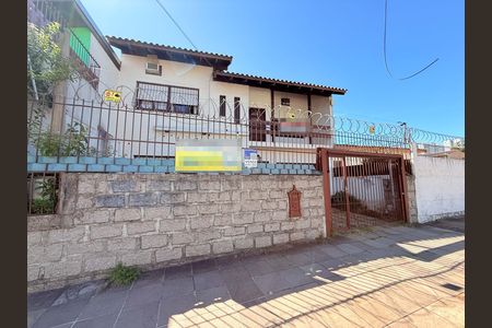 Casa à venda com 140m², 3 quartos e 2 vagasPlaca Instalada com código YUOI-12 no dia 23.02.26