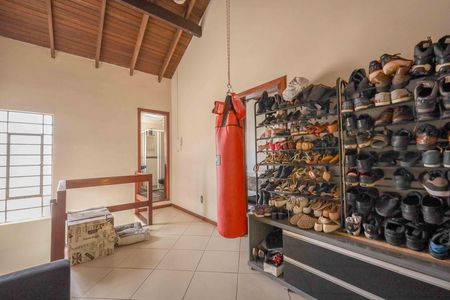 Casa à venda com 140m², 3 quartos e 2 vagasCorredor