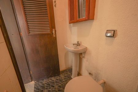 Casa à venda com 140m², 3 quartos e 2 vagasBanheiro Social