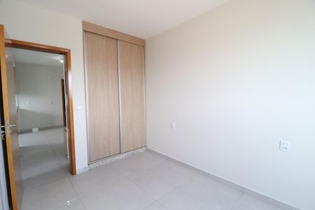 Quarto 2 - Suíte de apartamento para alugar com 2 quartos, 65m² em Osvaldo Rezende, Uberlândia