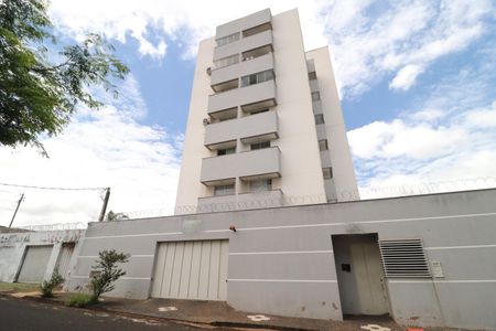 Apartamento para alugar com 65m², 2 quartos e 1 vagaFachada
