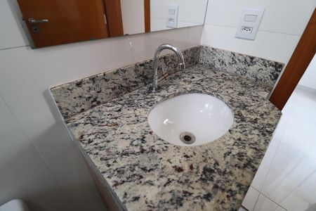Apartamento para alugar com 65m², 2 quartos e 1 vagaBanheiro do Quarto 2