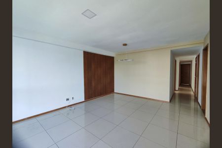 Apartamento para alugar com 120m², 3 quartos e 2 vagas Apartamento para alugar com 120m², 3 quartos e 2 vagasSala