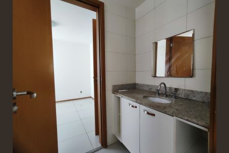 Apartamento para alugar com 120m², 3 quartos e 2 vagas Apartamento para alugar com 120m², 3 quartos e 2 vagasBanheiro das Suítes Canadenses