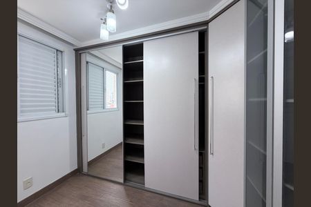Apartamento à venda com 115m², 3 quartos e 2 vagasQuarto 2
