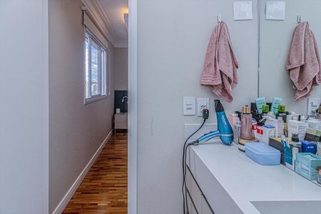 Apartamento à venda com 121m², 3 quartos e 4 vagasbanheiro na suíte 2_4