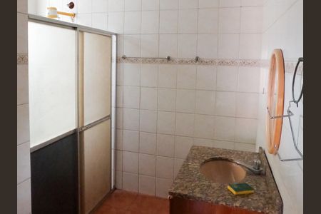 Casa de condomínio à venda com 348m², 5 quartos e 3 vagasBanheiro 1
