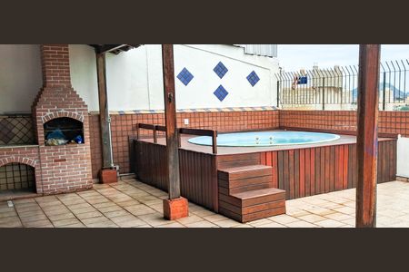 Casa de condomínio à venda com 348m², 5 quartos e 3 vagasArea gourmet