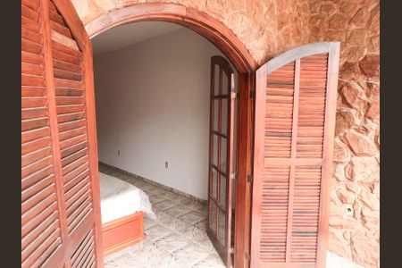 Casa de condomínio à venda com 348m², 5 quartos e 3 vagasQuarto de casal