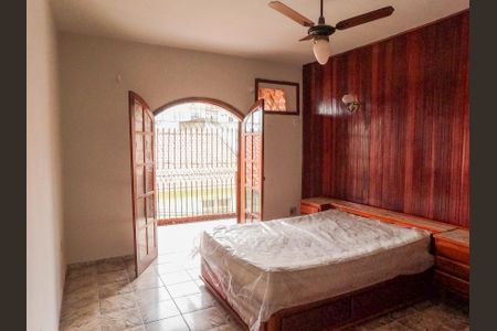 Casa de condomínio à venda com 348m², 5 quartos e 3 vagasQuarto de casal