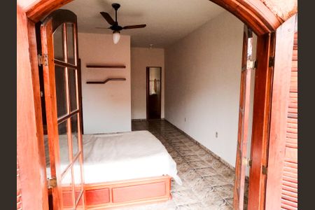Casa de condomínio à venda com 348m², 5 quartos e 3 vagasQuarto de casal