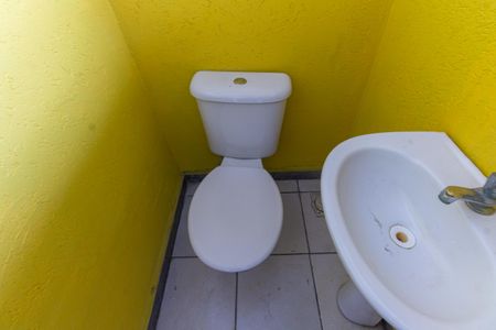 Casa de condomínio para alugar com 90m², 2 quartos e 1 vaga Casa de condomínio para alugar com 90m², 2 quartos e 1 vagaBanheiro de serviço