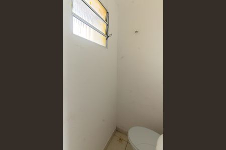 Casa de condomínio para alugar com 90m², 2 quartos e 2 vagasBanheiro de serviço