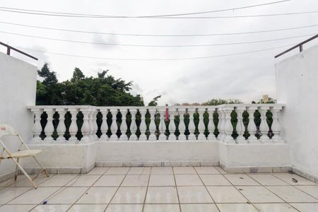 Casa de condomínio para alugar com 90m², 2 quartos e 1 vaga Casa de condomínio para alugar com 90m², 2 quartos e 1 vagaVaranda