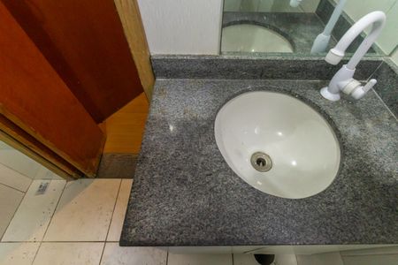 Casa de condomínio para alugar com 90m², 3 quartos e 1 vaga Casa de condomínio para alugar com 90m², 3 quartos e 1 vagaBanheiro da Suíte