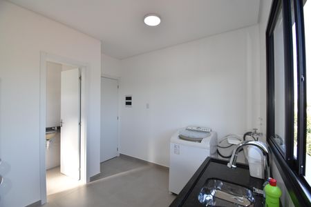 Sala e Cozinha de kitnet/studio para alugar com 1 quarto, 26m² em Cajuru, Curitiba