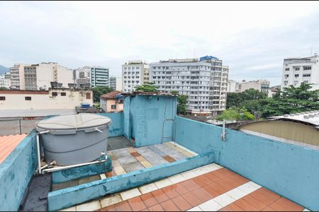 Casa à venda com 150m², 3 quartos e 2 vagas Casa à venda com 150m², 3 quartos e 2 vagasTerraço