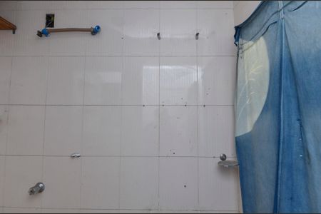 Casa à venda com 150m², 3 quartos e 2 vagas Casa à venda com 150m², 3 quartos e 2 vagasBanheiro social