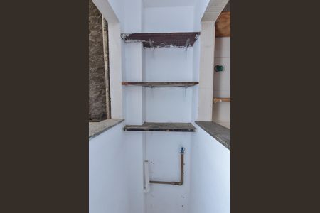 Casa à venda com 150m², 3 quartos e 2 vagas Casa à venda com 150m², 3 quartos e 2 vagasBanheiro social