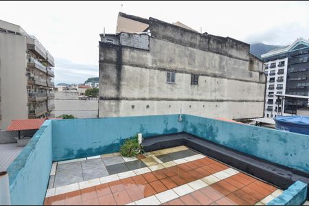 Casa à venda com 150m², 3 quartos e 2 vagas Casa à venda com 150m², 3 quartos e 2 vagasTerraço