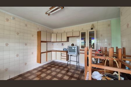 Casa à venda com 280m², 2 quartos e 6 vagasCozinha - fundos 