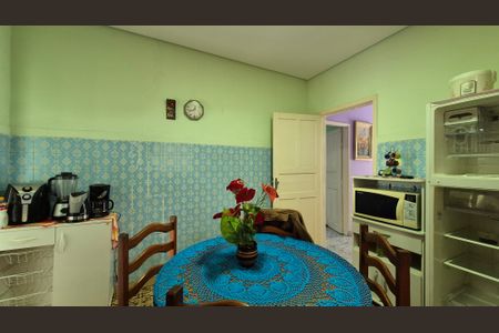 Casa à venda com 280m², 2 quartos e 6 vagasCozinha 