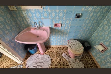 Casa à venda com 280m², 2 quartos e 6 vagasBanheiro 