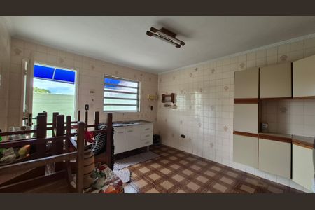 Casa à venda com 280m², 2 quartos e 6 vagasCozinha - fundos 