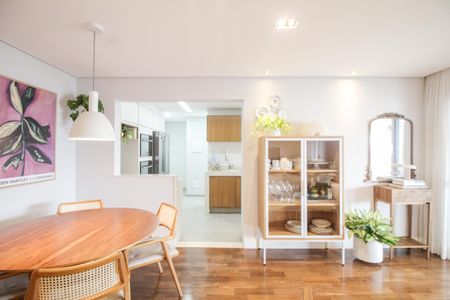 Apartamento à venda com 133m², 2 quartos e 2 vagasSala