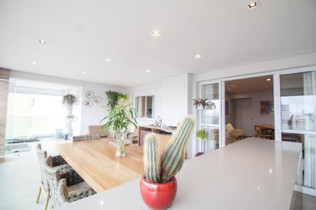 Apartamento à venda com 133m², 2 quartos e 2 vagasVaranda