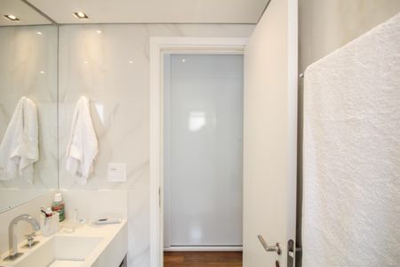 Apartamento à venda com 133m², 2 quartos e 2 vagasBanheiro 2 - Suite 1 