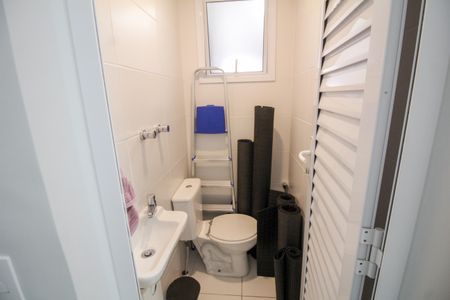 Apartamento à venda com 133m², 2 quartos e 2 vagasÁrea de Serviço - Banheiro 4