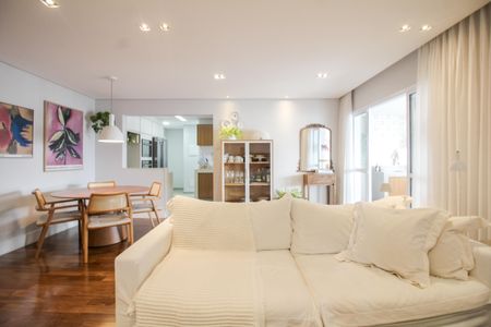 Apartamento à venda com 133m², 2 quartos e 2 vagasSala