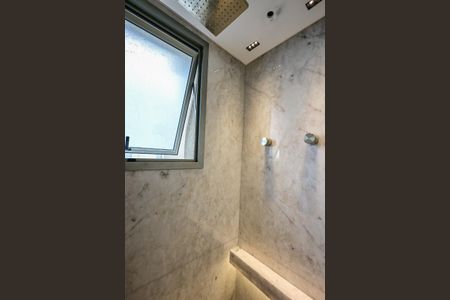 Apartamento à venda com 233m², 3 quartos e 4 vagasChuveiro do Banheiro