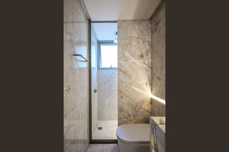 Apartamento à venda com 233m², 3 quartos e 4 vagasBanheiro