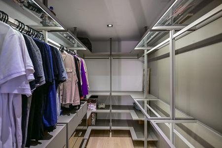 Apartamento à venda com 233m², 3 quartos e 4 vagasArmário da Suíte 1