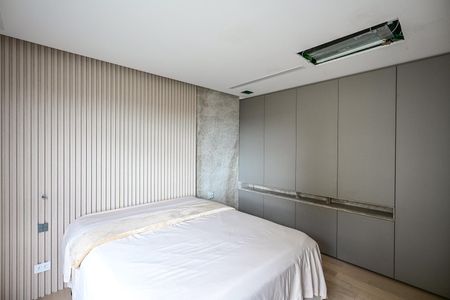 Apartamento à venda com 233m², 3 quartos e 4 vagasSuíte 2