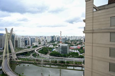 Apartamento à venda com 233m², 3 quartos e 4 vagasVista da Suíte 2