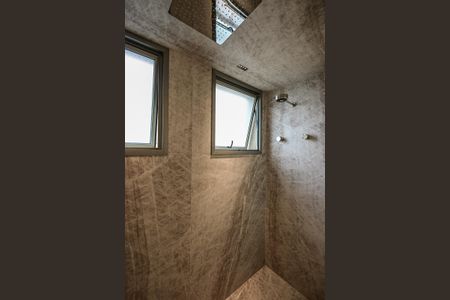 Apartamento à venda com 233m², 3 quartos e 4 vagasBanheiro Suíte 1