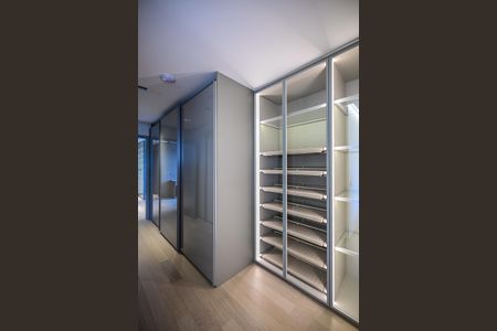 Apartamento à venda com 233m², 3 quartos e 4 vagasArmário da Suíte 1