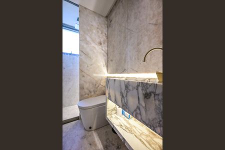 Apartamento à venda com 233m², 3 quartos e 4 vagasBanheiro