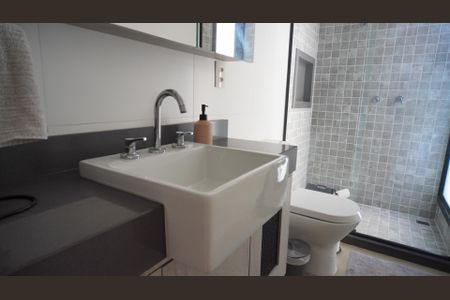 Casa à venda com 380m², 3 quartos e 2 vagas Casa à venda com 380m², 3 quartos e 2 vagasBanheiro suite 2