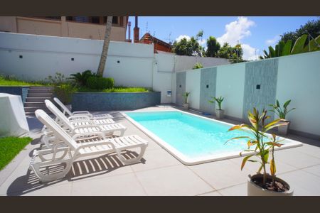Casa à venda com 380m², 3 quartos e 2 vagas Casa à venda com 380m², 3 quartos e 2 vagasPiscina
