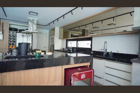 Casa à venda com 380m², 3 quartos e 2 vagas Casa à venda com 380m², 3 quartos e 2 vagasCozinha