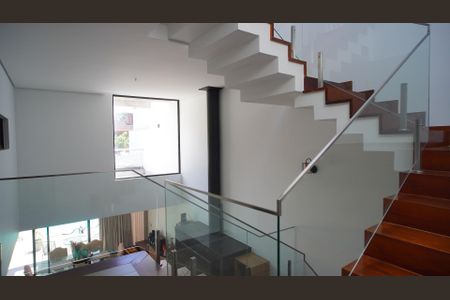 Escada de casa à venda com 3 quartos, 380m² em Vila Assunção, Porto Alegre