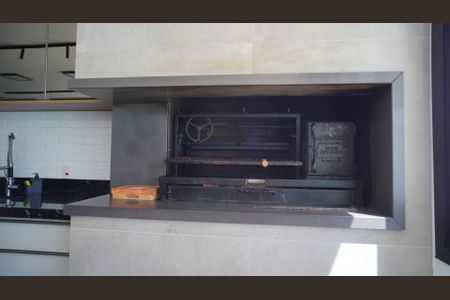 Casa à venda com 380m², 3 quartos e 2 vagas Casa à venda com 380m², 3 quartos e 2 vagasCozinha/churrasqueira