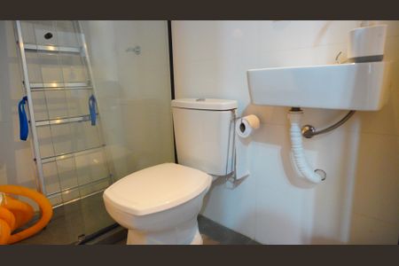 Casa à venda com 380m², 3 quartos e 2 vagas Casa à venda com 380m², 3 quartos e 2 vagasBanheiro 6/ piscina