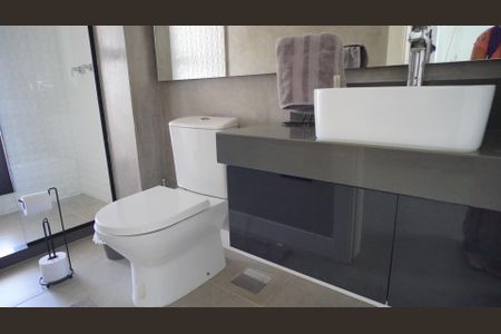 Casa à venda com 380m², 3 quartos e 2 vagas Casa à venda com 380m², 3 quartos e 2 vagasBanheiro 5/ Lavabo social Sala